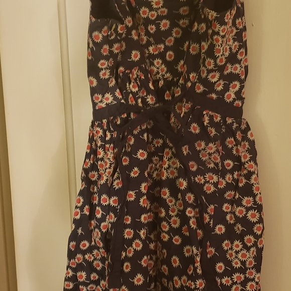 Dress - Picture 4 of 4